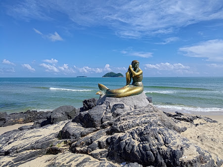 Golden Mermaid Statue